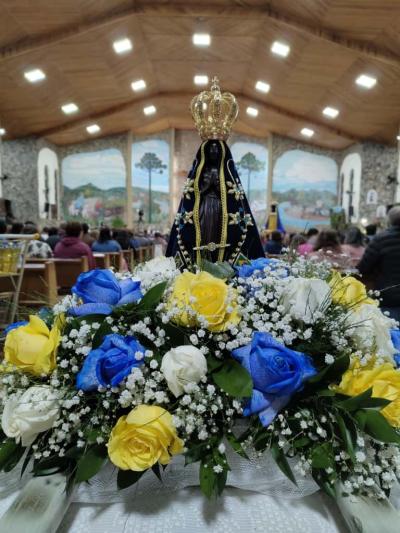 Abertura das Novenas reúne centenas de fiéis em Laranjeiras do Sul Celebração marca o início da preparação para a Festa em honra a Nossa Senhora Aparecida